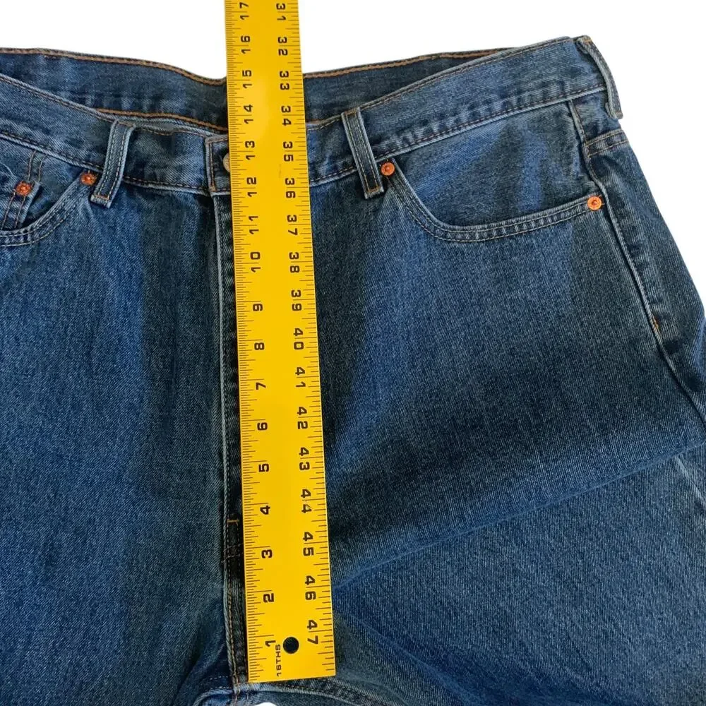 Levi's 550 Men's Size 44x30 Relaxed Fit Tapered Non-Stretch Denim Jeans